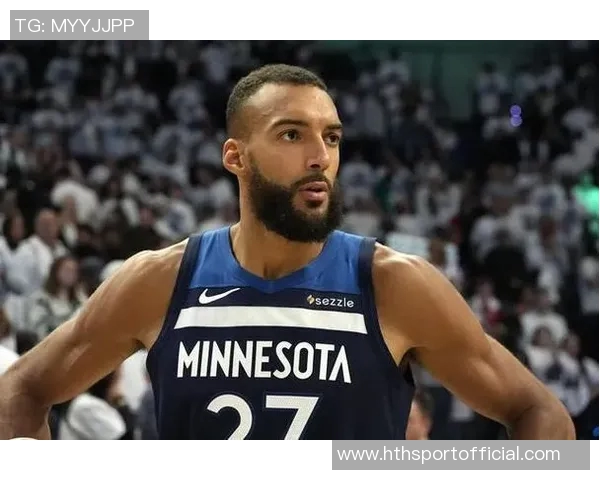 芬奇称赞戈贝尔防守能力认为他仍具备争夺最佳防守球员奖的实力 芬奇称赞戈贝尔防守能力认为他仍具备争夺最佳防守球员奖的实力