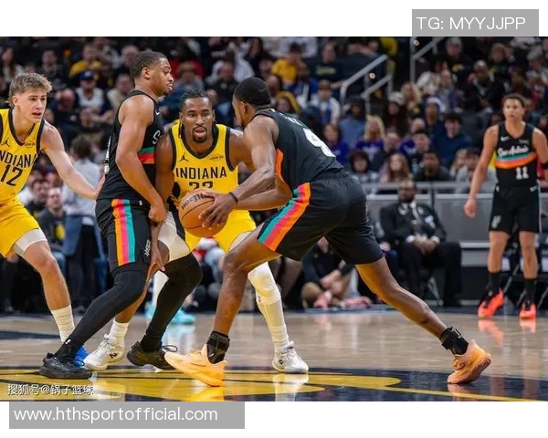 米奇约翰逊强调文班是球队基石但他渴望团队合作而非孤军奋战